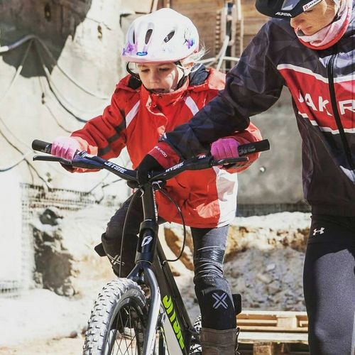 Riesiger Andrang beim Trial-Probetraining in der Sparkassen-Baugrube