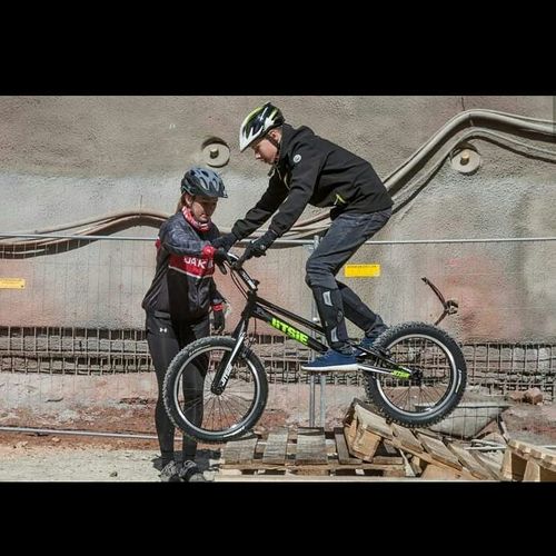 Riesiger Andrang beim Trial-Probetraining in der Sparkassen-Baugrube